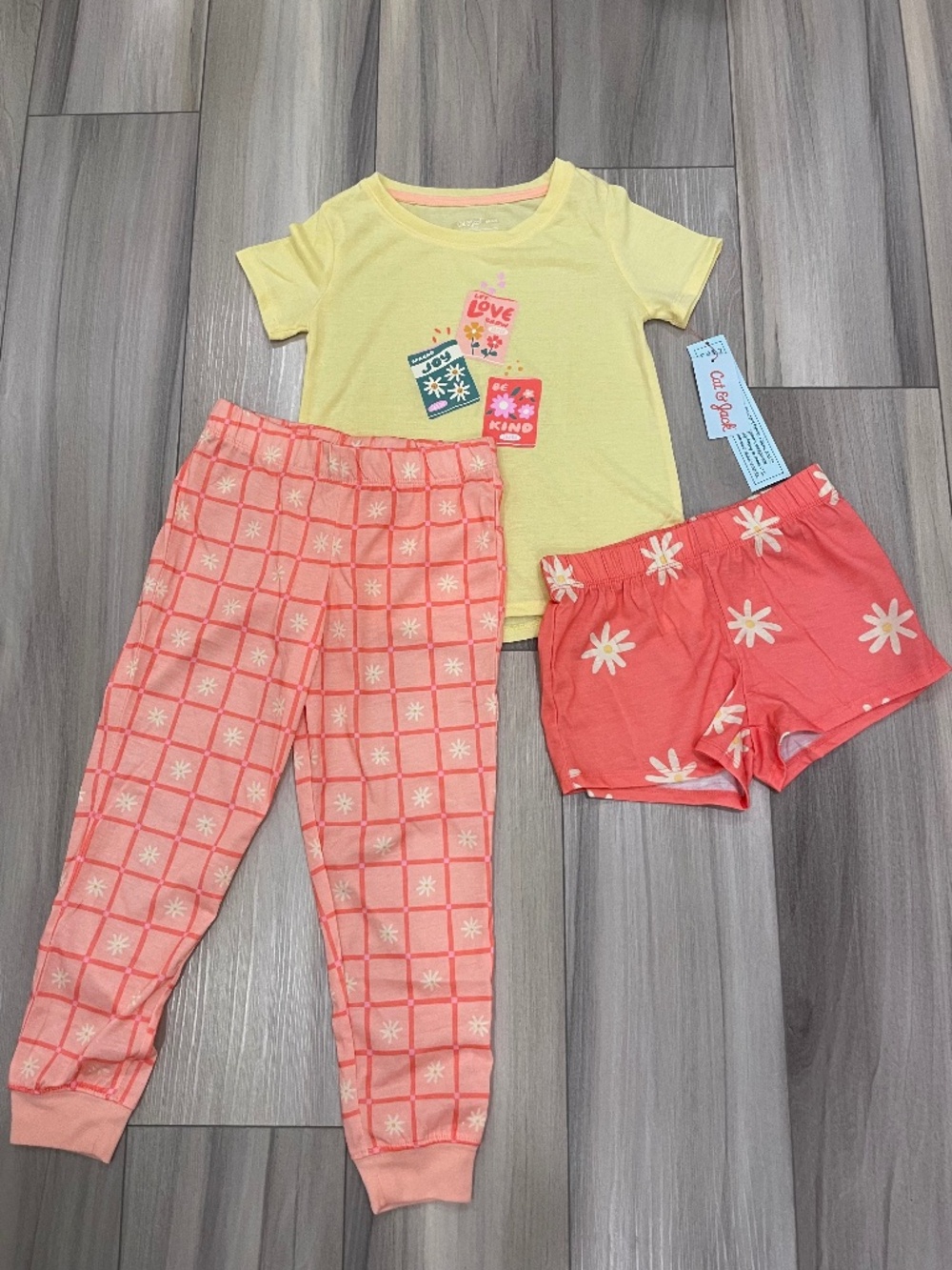 NWT CAT & JACK from Target 3-Piece Pyjamas Set - Size 6/6X - Tee/Shorts/Pants